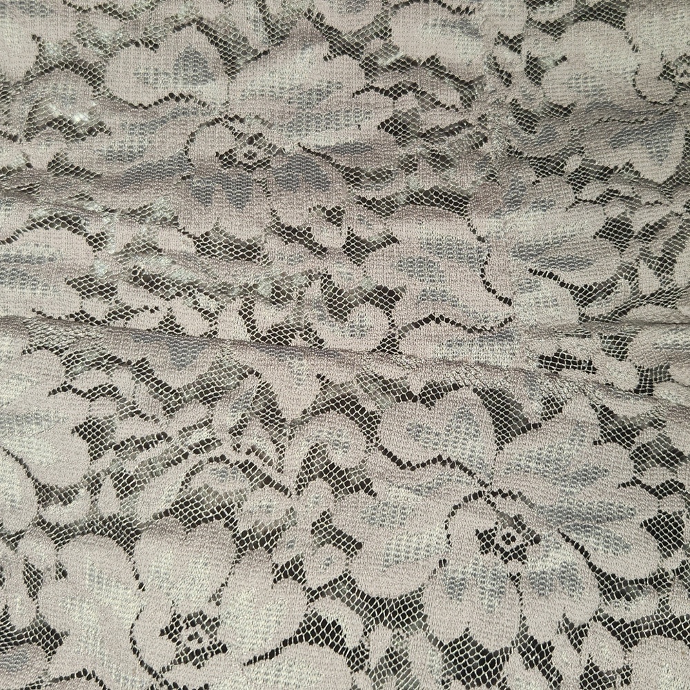 Laced over throw - Picture 3 of 3